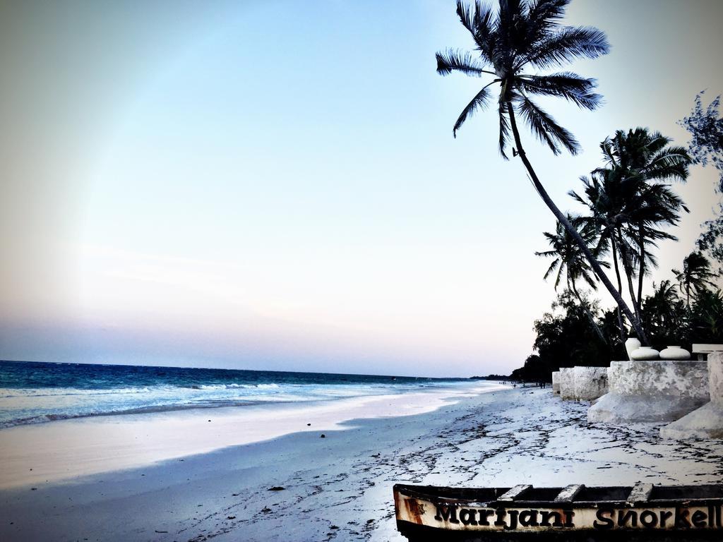 Galawa Beach Apartments Diani Beach Buitenkant foto